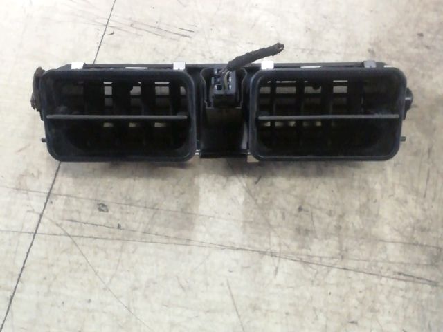 bontott SKODA FABIA I Középső Szellőző