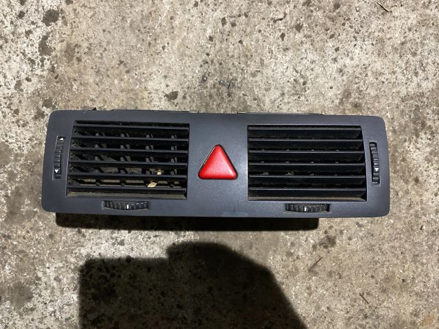 bontott SKODA FABIA I Középső Szellőző