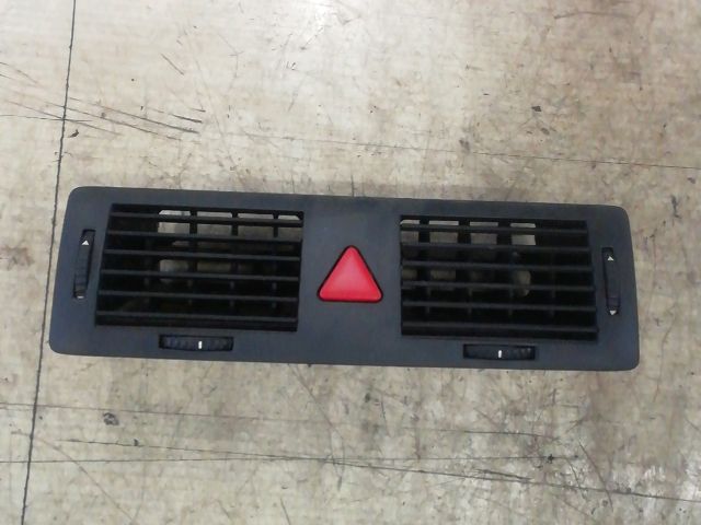 bontott SKODA FABIA I Középső Szellőző