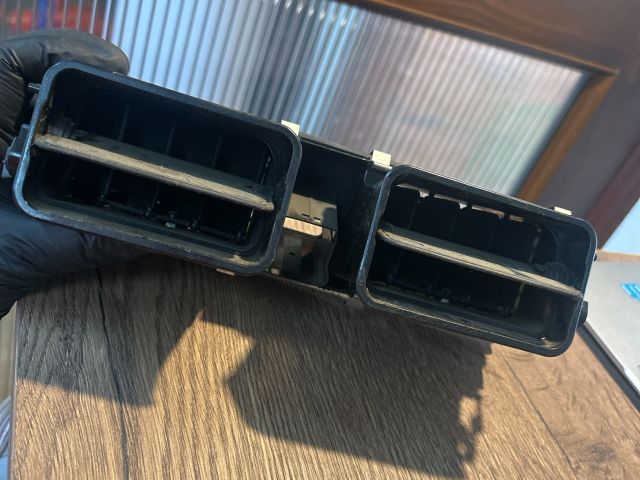 bontott SKODA FABIA I Középső Szellőző