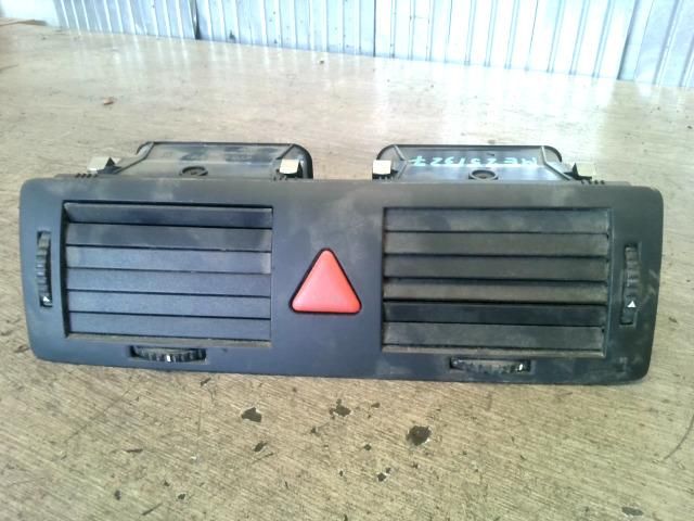 bontott SKODA FABIA I Középső Szellőző