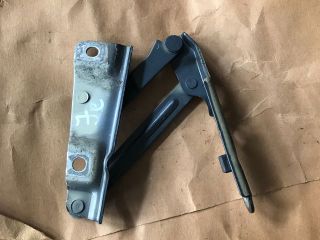 bontott SKODA FABIA I Motorháztető Jobb Zsanér