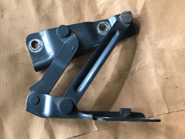 bontott SKODA FABIA I Motorháztető Jobb Zsanér