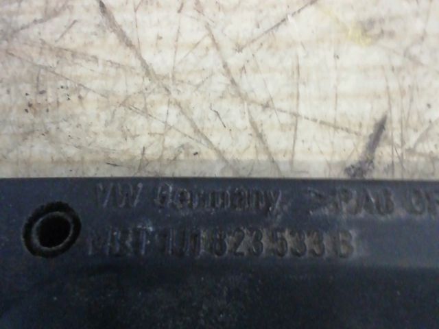 bontott SKODA FABIA I Motorháztető Nyitó Kar / Gomb