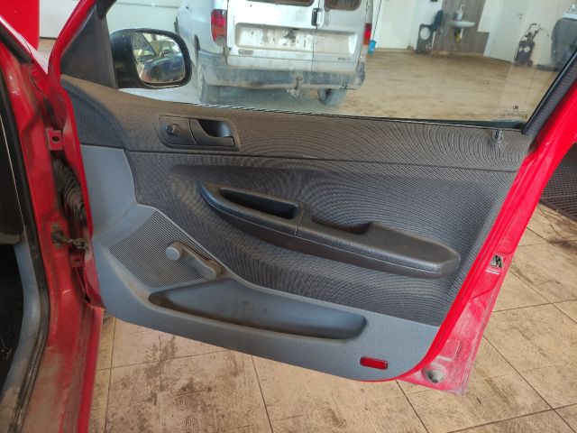 bontott SKODA FABIA I Motorháztető Nyitó Kar / Gomb