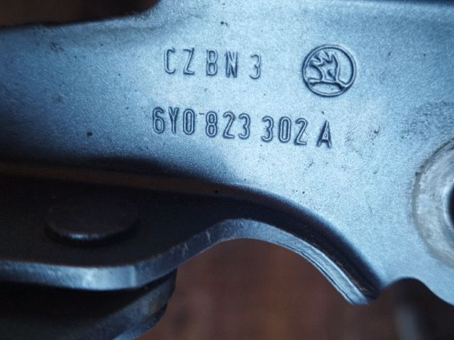 bontott SKODA FABIA I Motorháztető Zsanér Pár