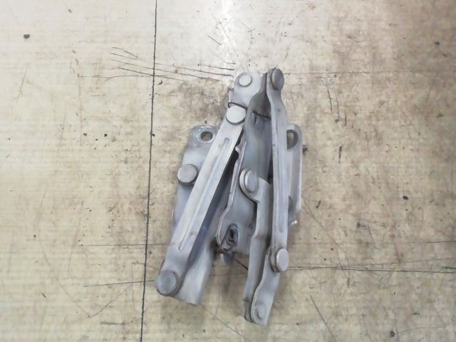 bontott SKODA FABIA I Motorháztető Zsanér Pár