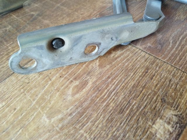 bontott SKODA FABIA I Motorháztető Zsanér Pár