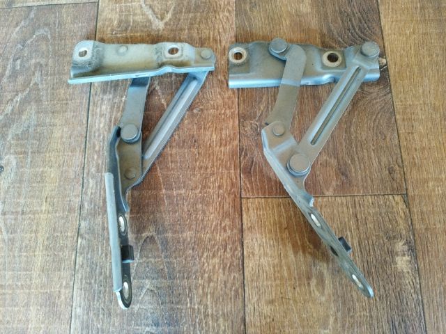 bontott SKODA FABIA I Motorháztető Zsanér Pár