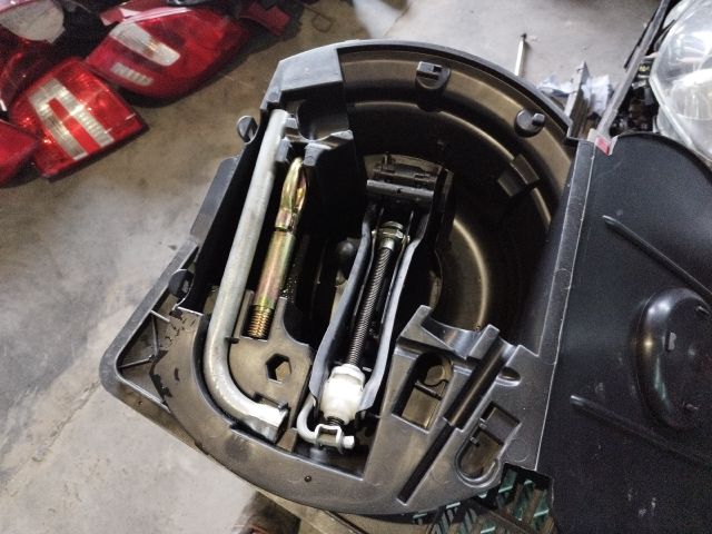 bontott SKODA FABIA I Pótkerék Szerszámtartó