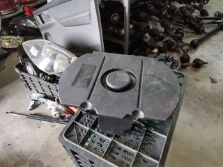 bontott SKODA FABIA I Pótkerék Szerszámtartó