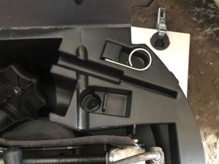 bontott SKODA FABIA I Pótkerék Szerszámtartó