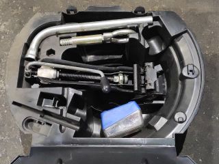 bontott SKODA FABIA I Szerszámkészlet