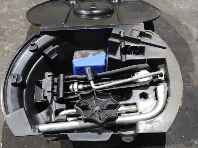 bontott SKODA FABIA I Szerszámkészlet