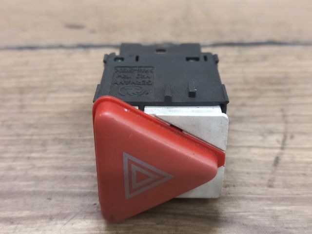 bontott SKODA FABIA I Vészvillogó Kapcsoló