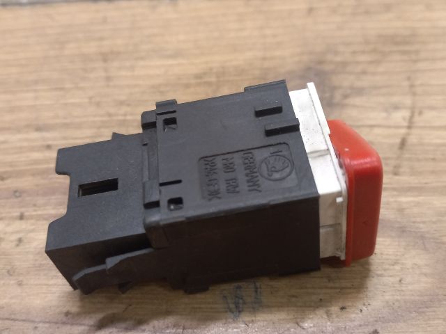 bontott SKODA FABIA I Vészvillogó Kapcsoló