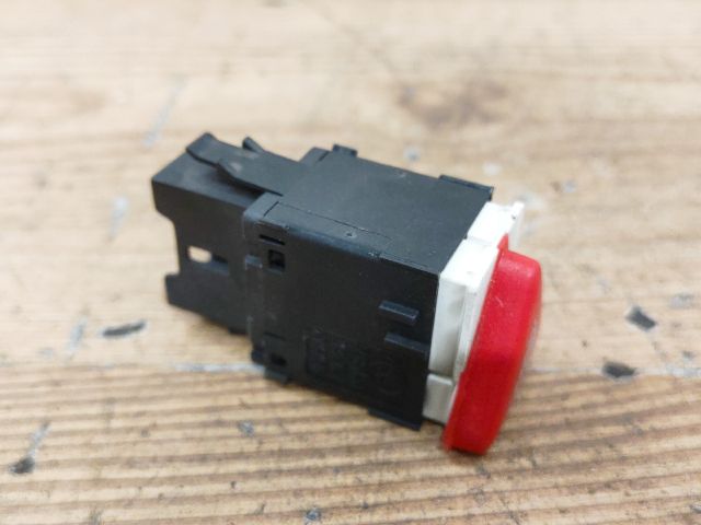 bontott SKODA FABIA I Vészvillogó Kapcsoló