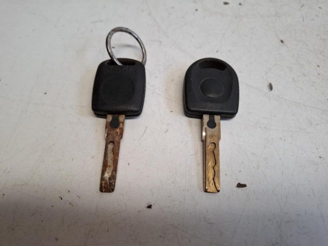 bontott SKODA FABIA I Zárbetét Szett