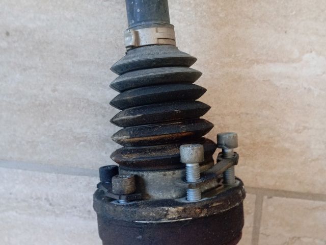 bontott SKODA FABIA II Bal Féltengely