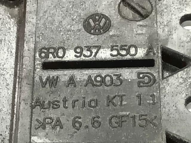 bontott SKODA FABIA II Biztosítéktábla Motortér