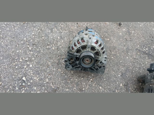 bontott SKODA FABIA II Generátor