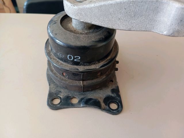 bontott SKODA FABIA II Motor Tartó Bak Jobb