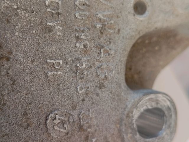 bontott SKODA FABIA II Motor Tartó Bak Jobb