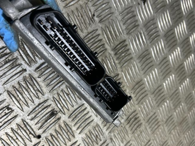 bontott SKODA FABIA II Motorvezérlő