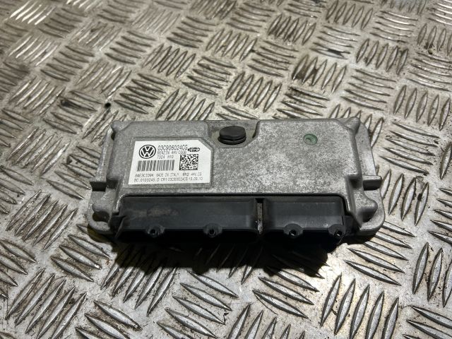 bontott SKODA FABIA II Motorvezérlő