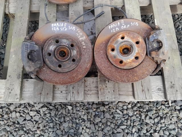 bontott SKODA FABIA II Bal első Csonkállvány