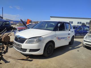 bontott SKODA FABIA II Biztosítéktábla Motortér