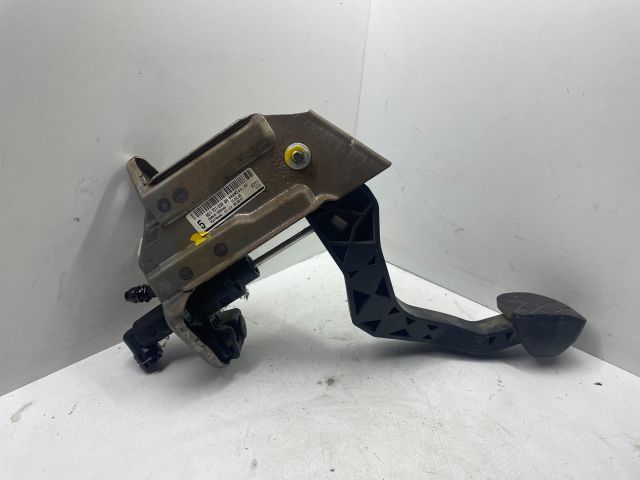 bontott SKODA FABIA II Kuplung Pedál