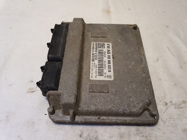 bontott SKODA FABIA II Motorvezérlő