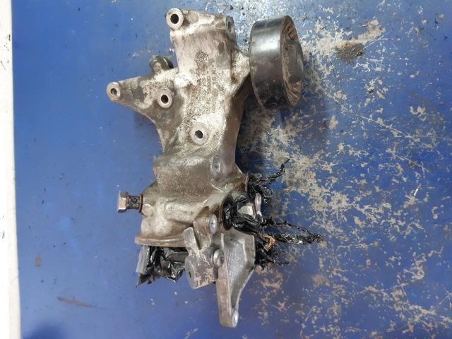 bontott SKODA FABIA II Generátor Tartó Bak