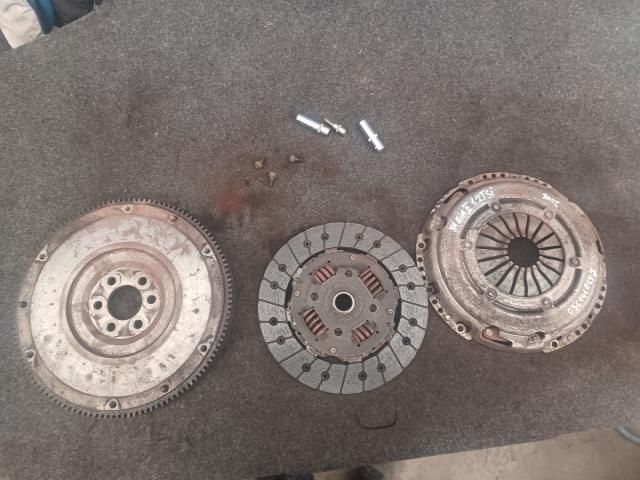 bontott SKODA FABIA II Kuplung Szett (Szerkezet, Tárcsa)