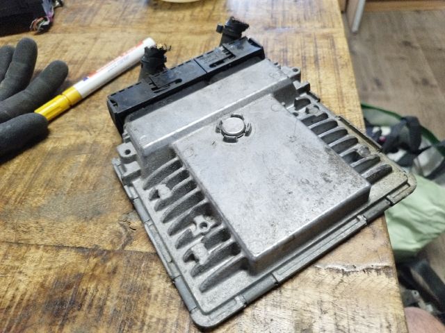 bontott SKODA FABIA II Motorvezérlő