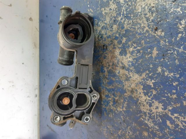 bontott SKODA FABIA II Termosztátház