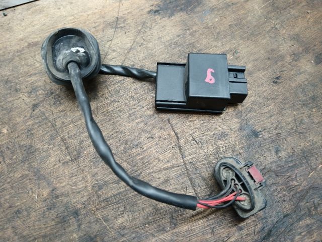 bontott SKODA FABIA II Üzemanyag Szivattyú Relé