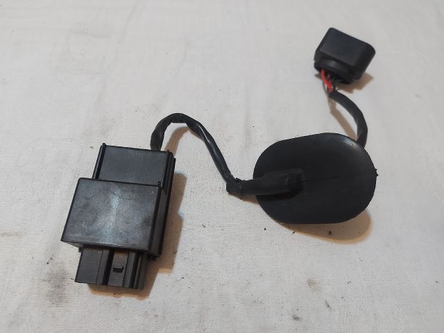 bontott SKODA FABIA II Üzemanyag Szivattyú Relé