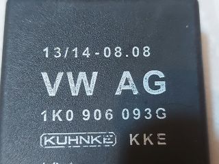 bontott SKODA FABIA II Üzemanyag Szivattyú Relé