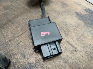 bontott SKODA FABIA II Üzemanyag Szivattyú Relé