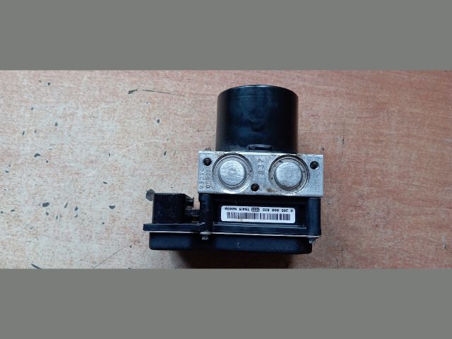 bontott SKODA FABIA II ABS Kocka