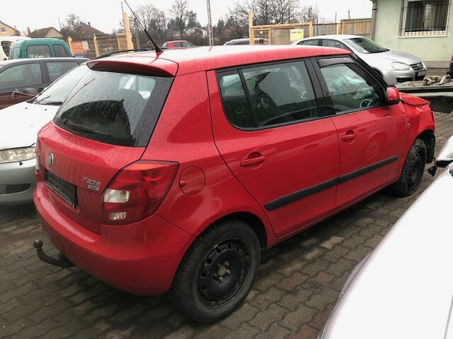 bontott SKODA FABIA II Bal hátsó Féknyereg Munkahengerrel