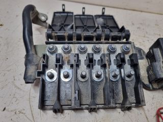 bontott SKODA FABIA II Biztosítéktábla Motortér