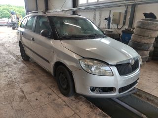 bontott SKODA FABIA II Biztosítéktábla Motortér