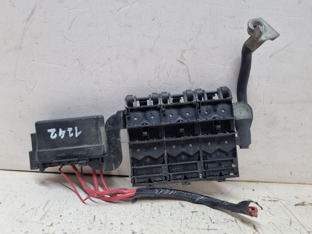 bontott SKODA FABIA II Biztosítéktábla Motortér