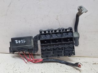 bontott SKODA FABIA II Biztosítéktábla Motortér