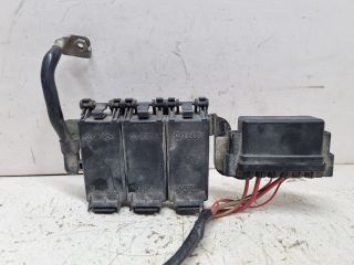 bontott SKODA FABIA II Biztosítéktábla Motortér