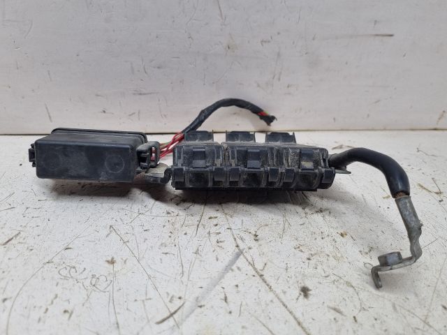 bontott SKODA FABIA II Biztosítéktábla Motortér