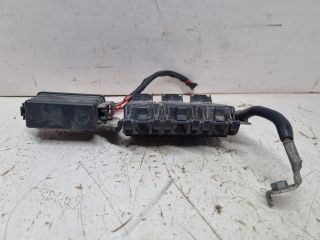 bontott SKODA FABIA II Biztosítéktábla Motortér